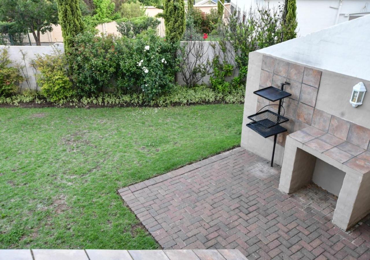 The Clarens Place Exterior photo